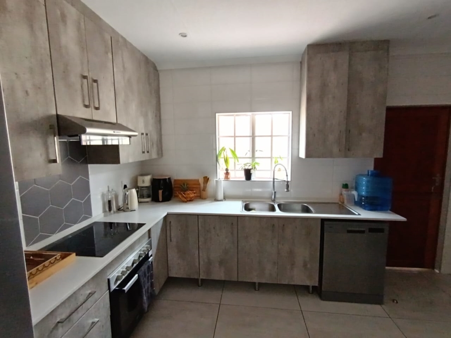 3 Bedroom Property for Sale in Hexrivier Lifestyle Estate North West